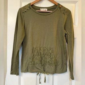 Hippie Rose green shirt with lace accents